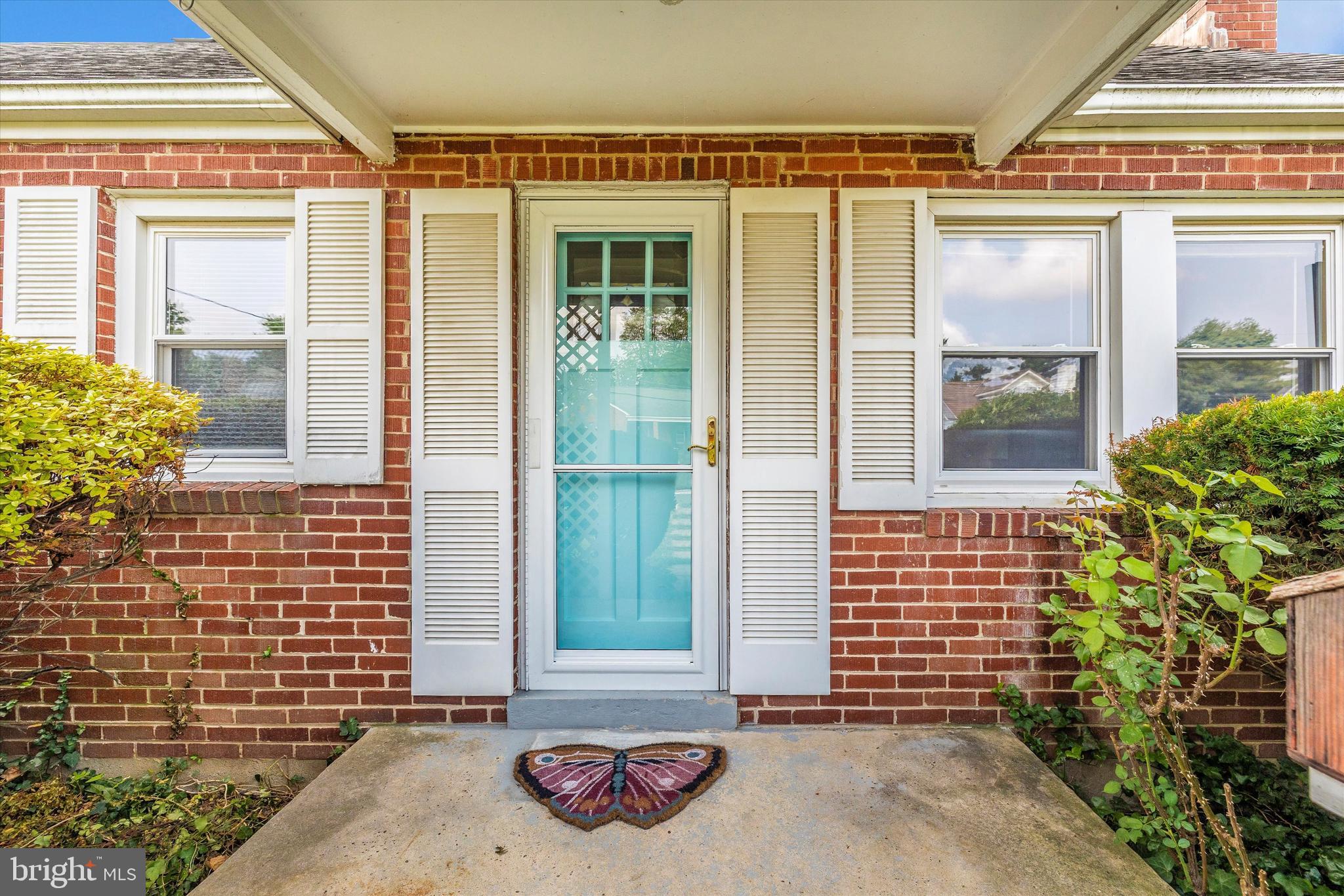 412 Lee Pl