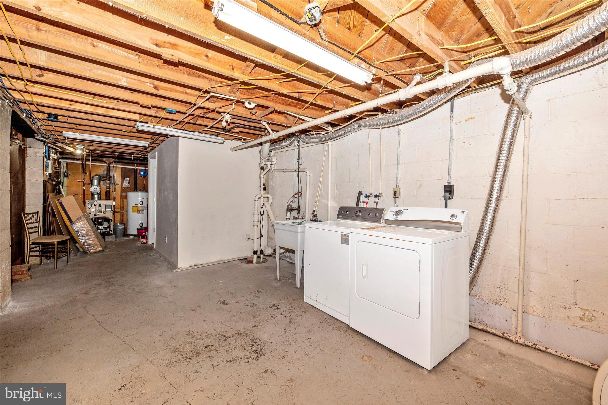 412 Lee Pl