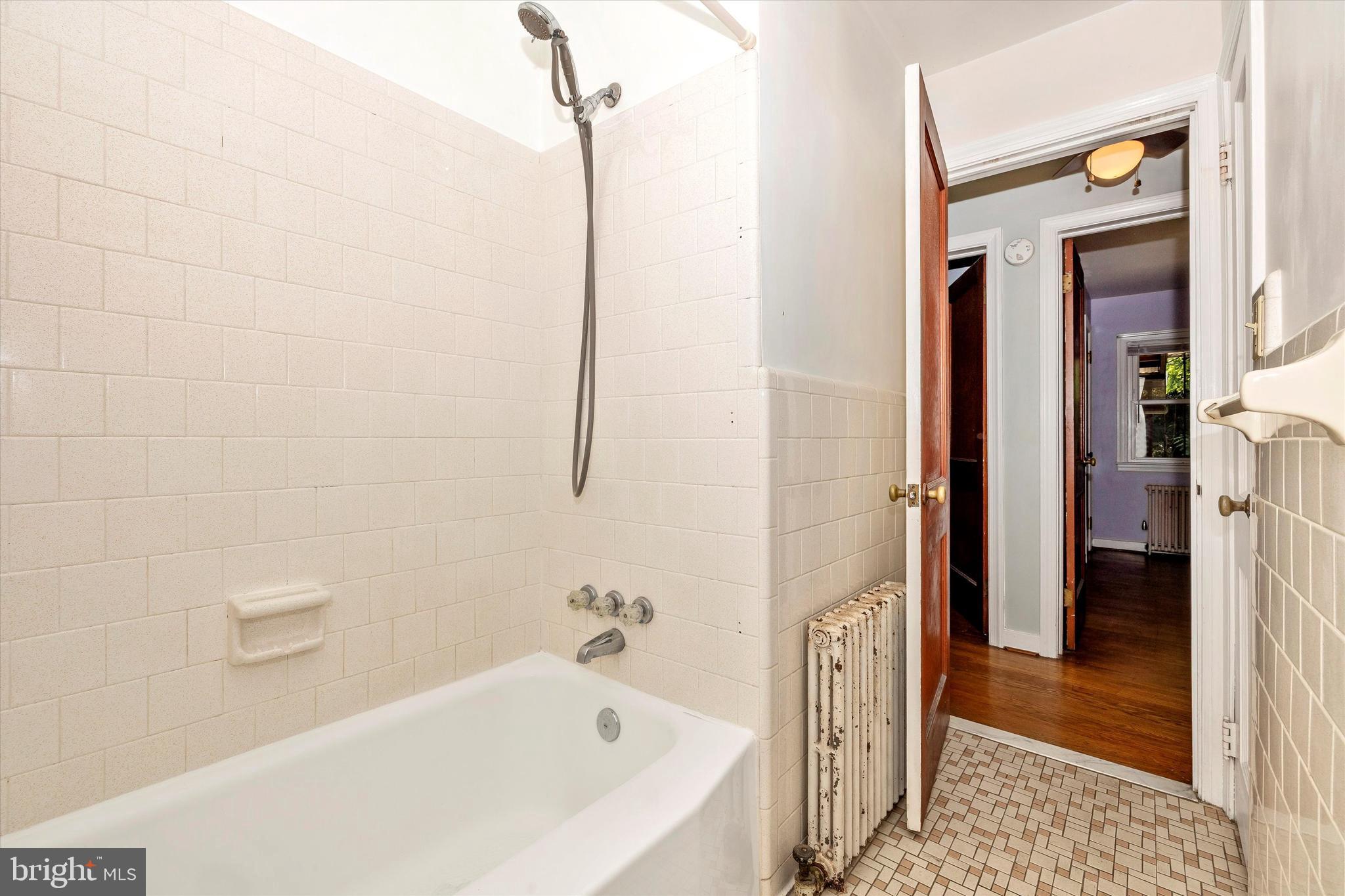 412 Lee Pl
