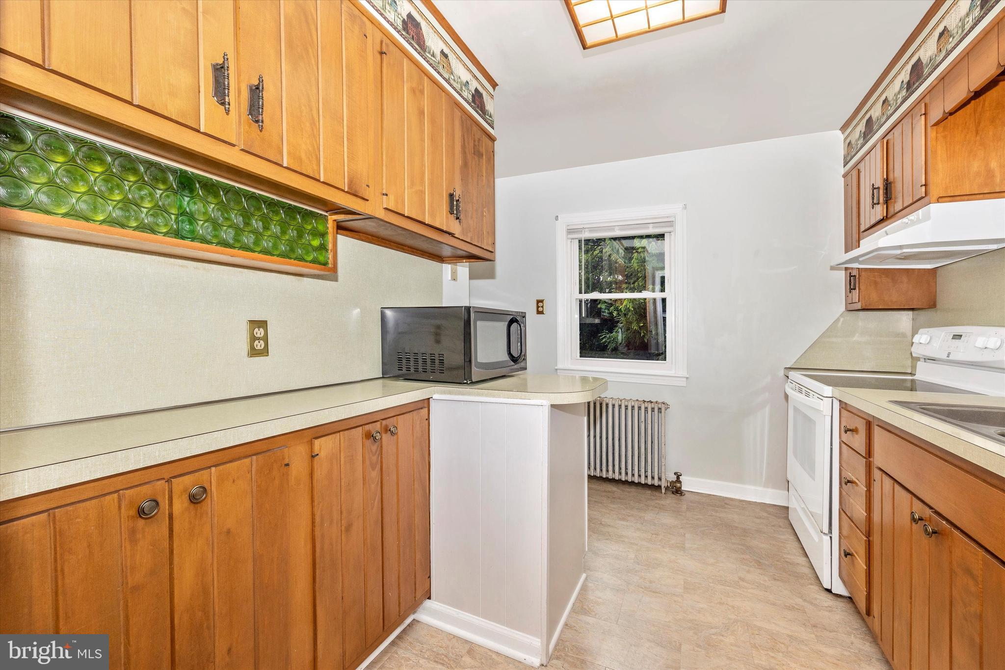 412 Lee Pl