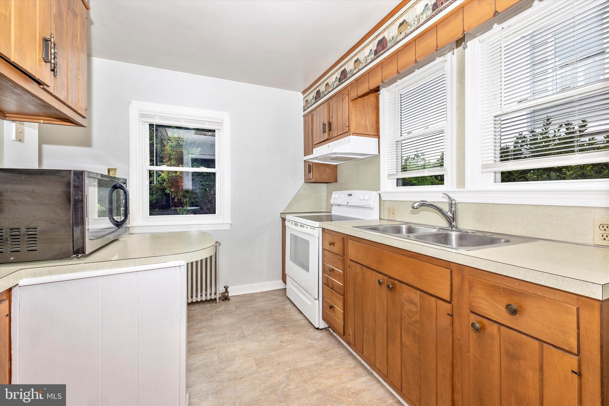 412 Lee Pl