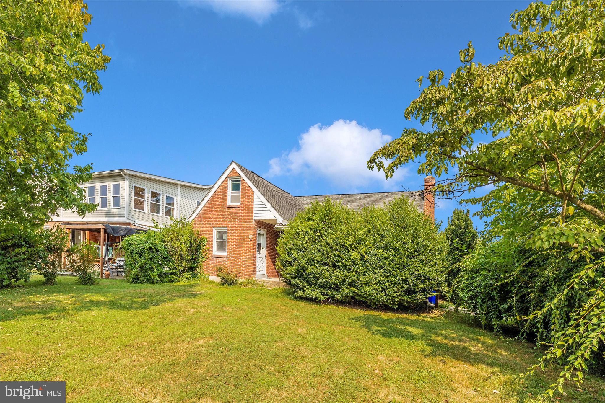 412 Lee Pl