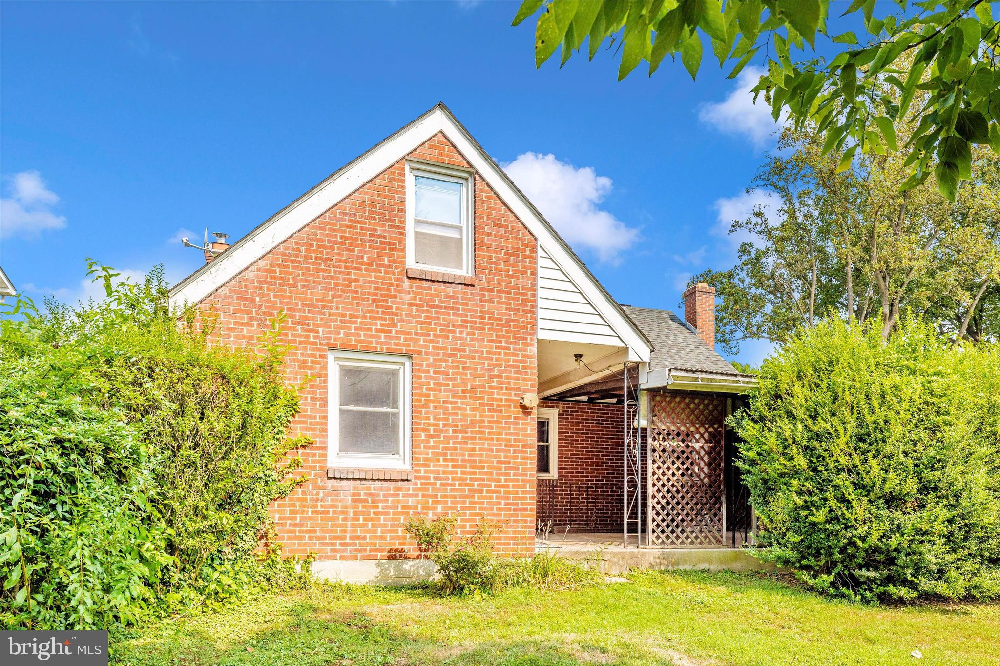412 Lee Pl