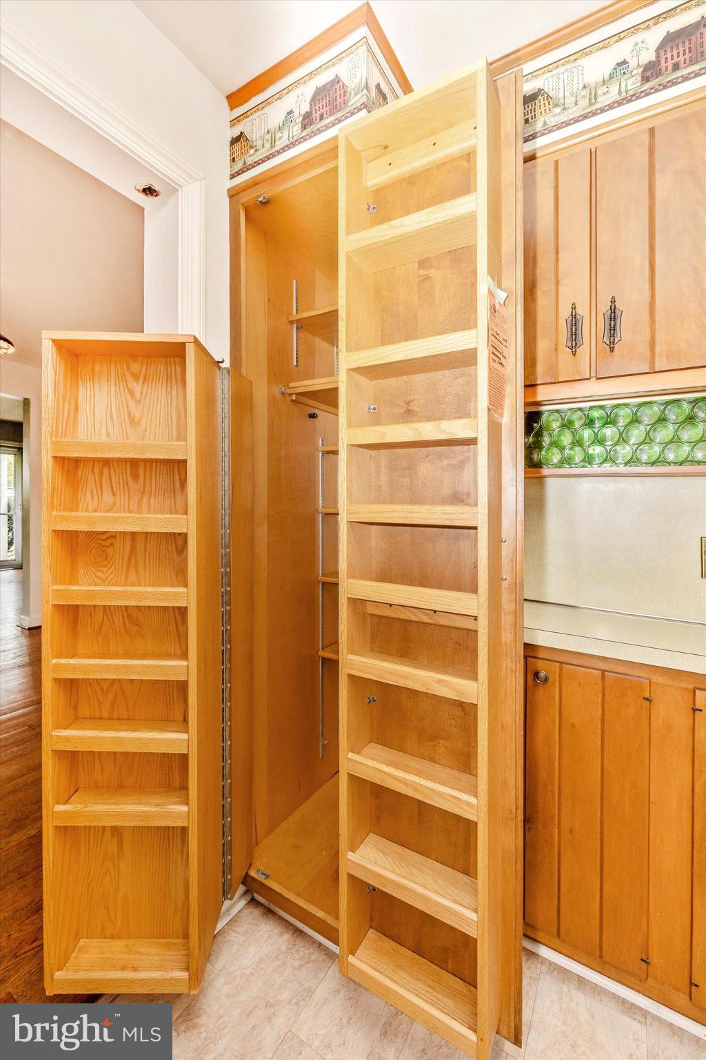 412 Lee Pl