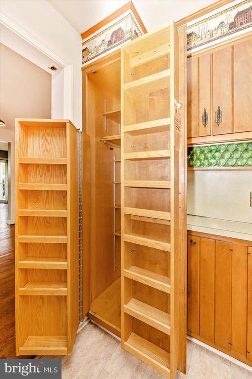 412 Lee Pl
