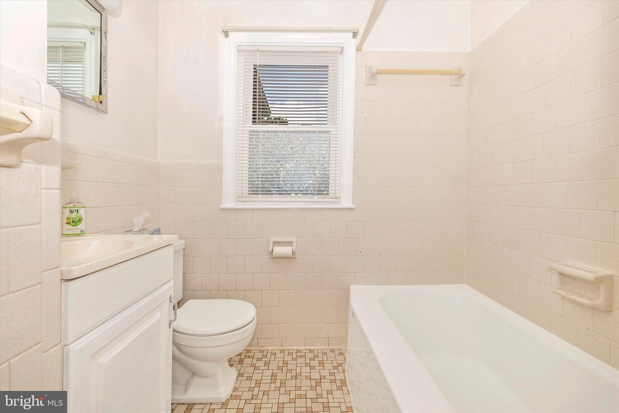 412 Lee Pl