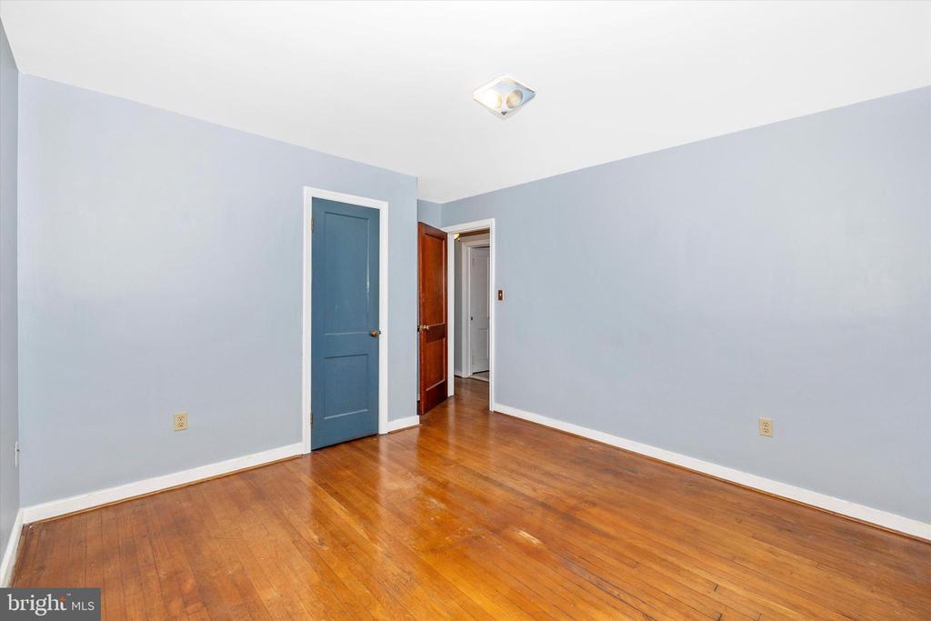 412 Lee Pl