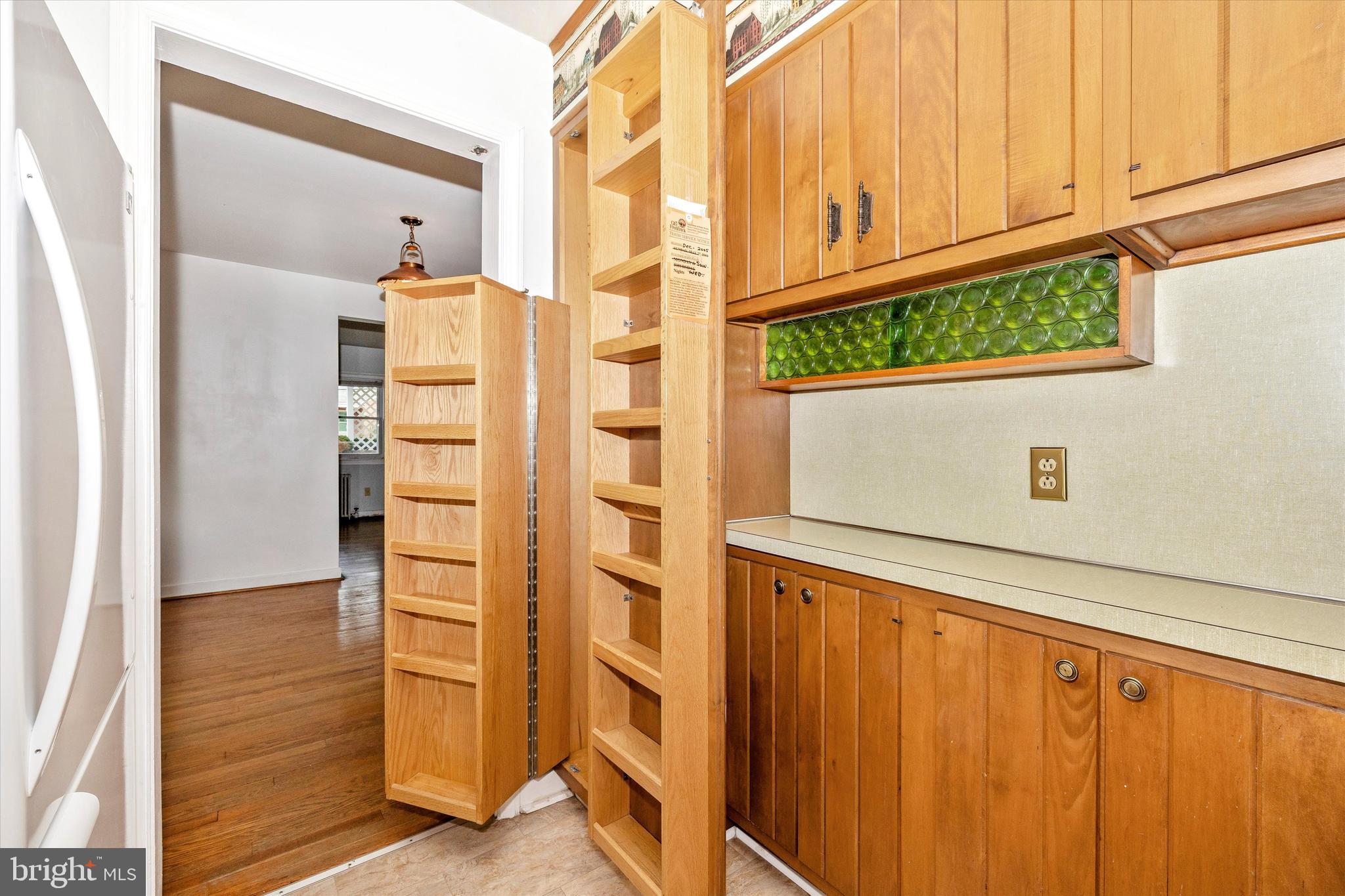 412 Lee Pl