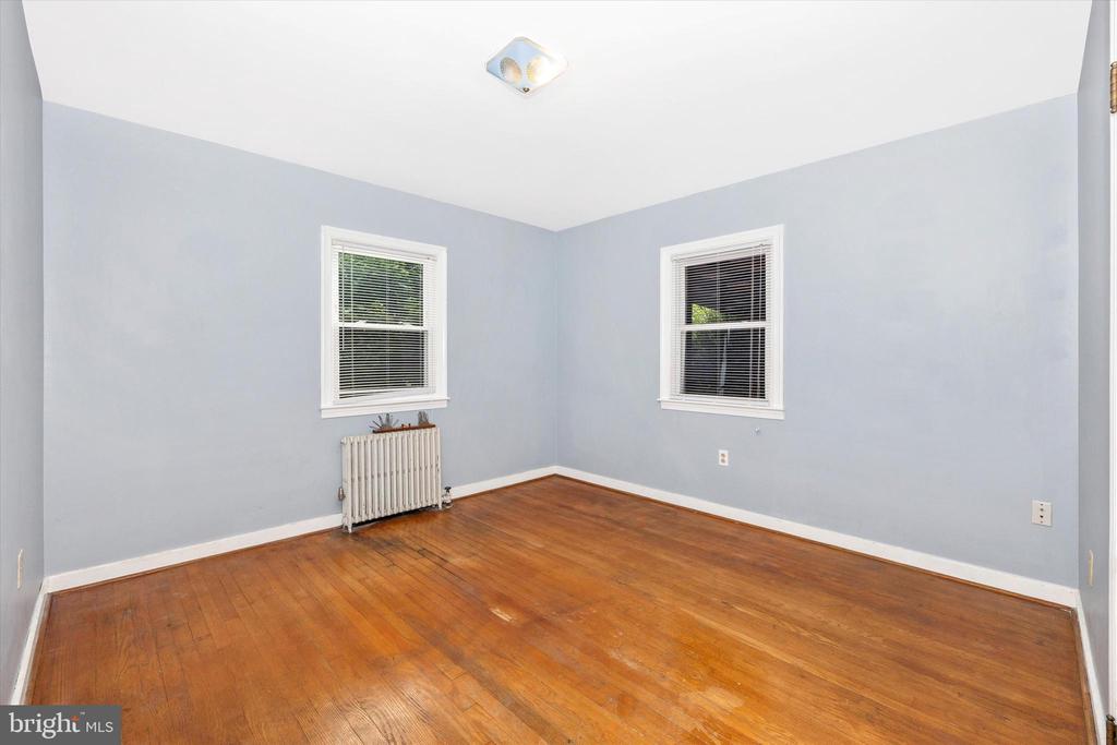412 Lee Pl
