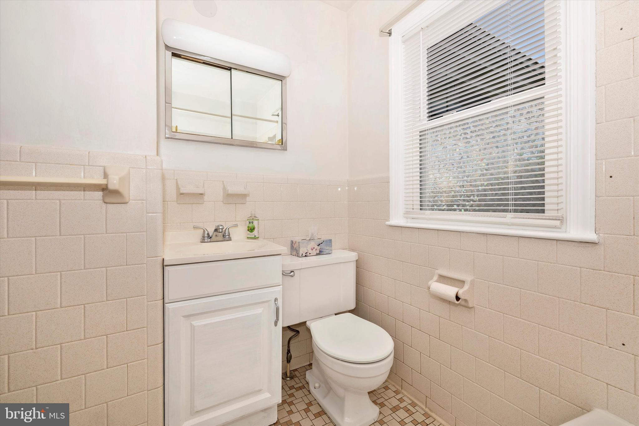 412 Lee Pl