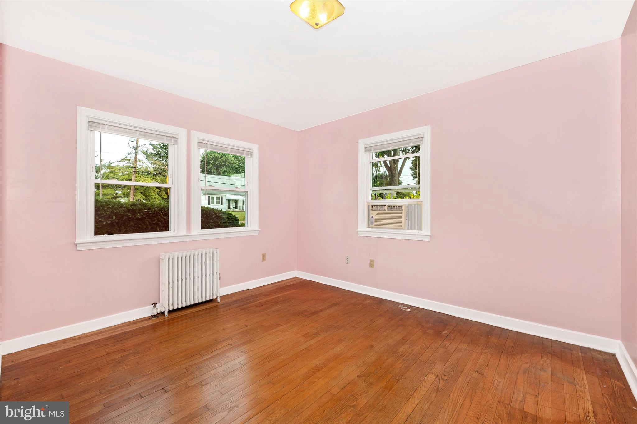 412 Lee Pl