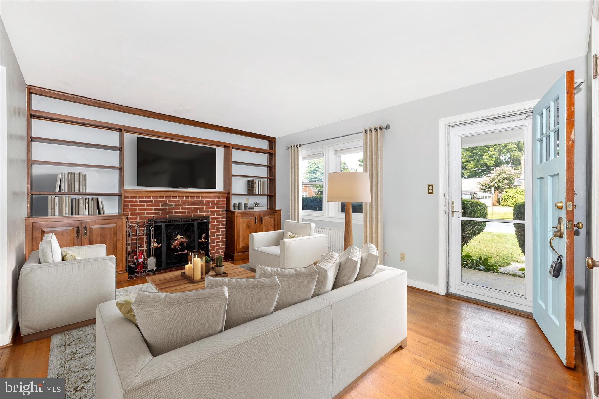 412 Lee Pl