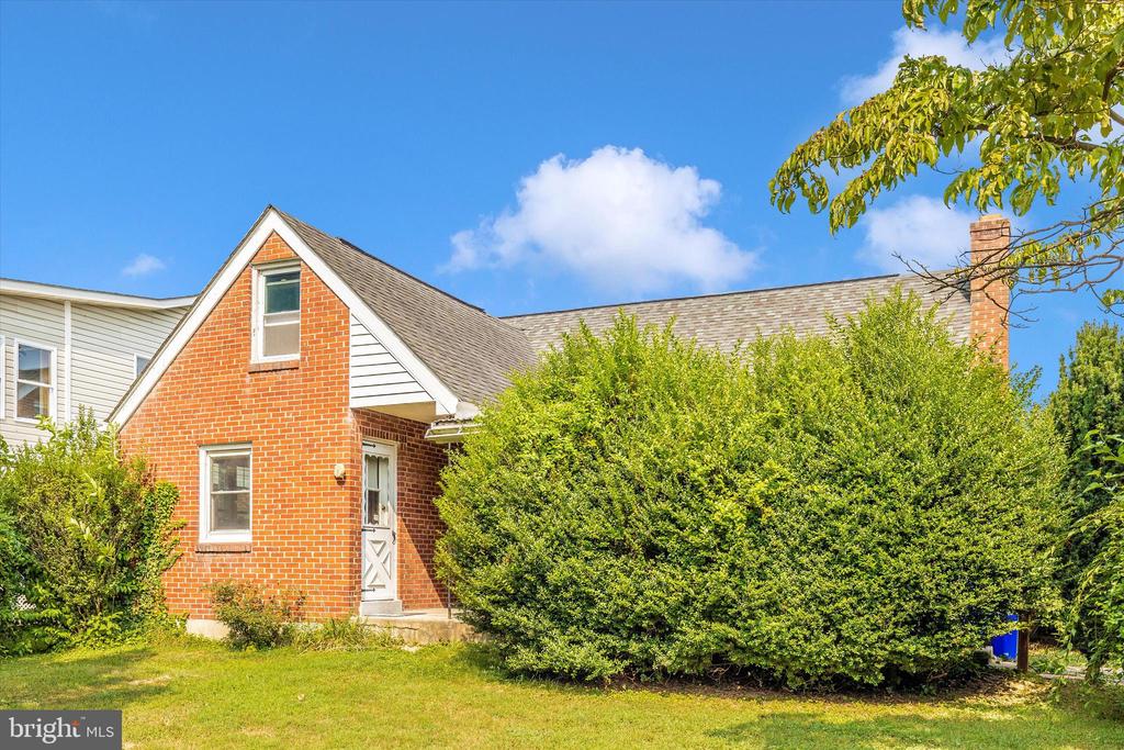 412 Lee Pl