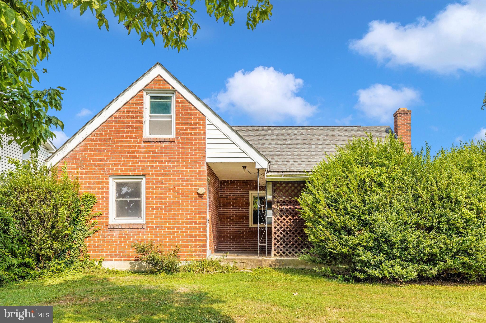 412 Lee Pl
