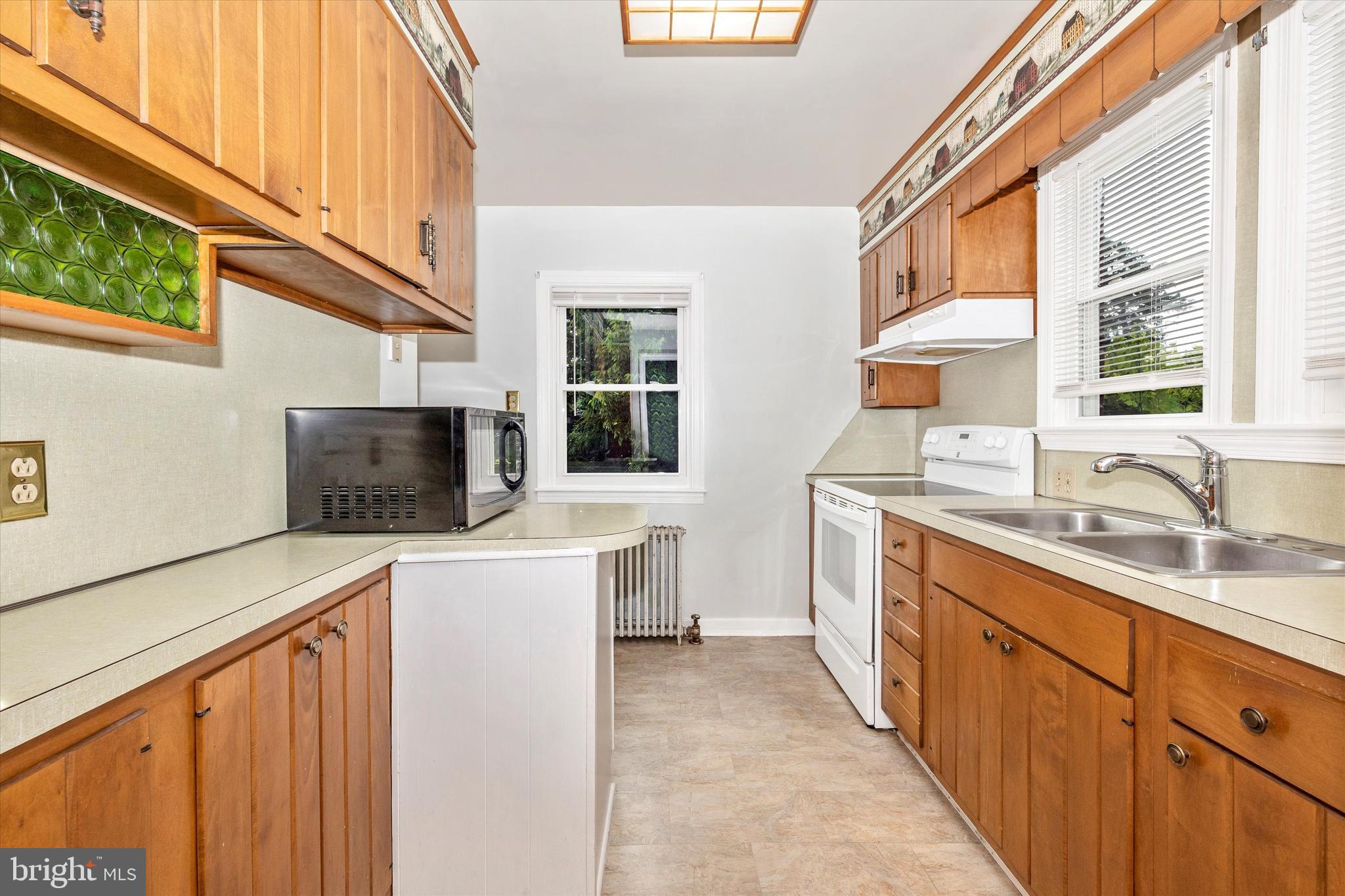 412 Lee Pl
