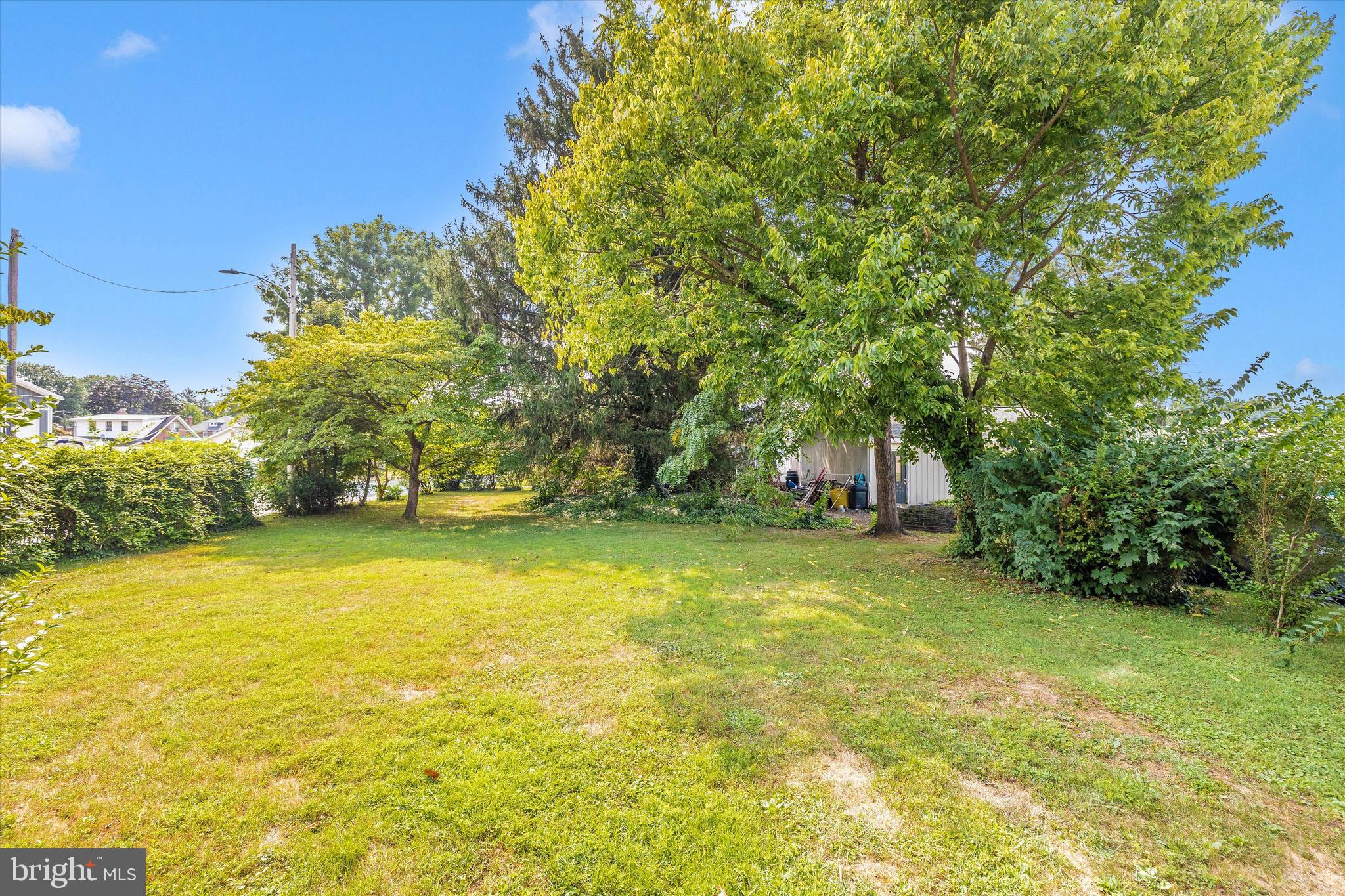 412 Lee Pl