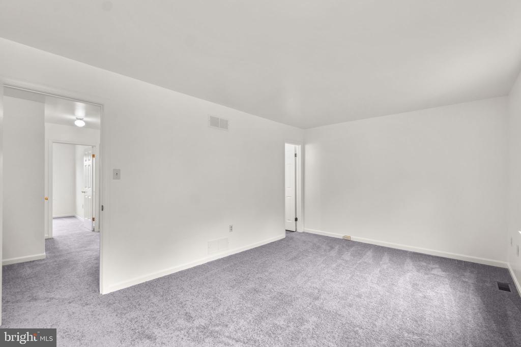 110 E HAMMAKER STREET