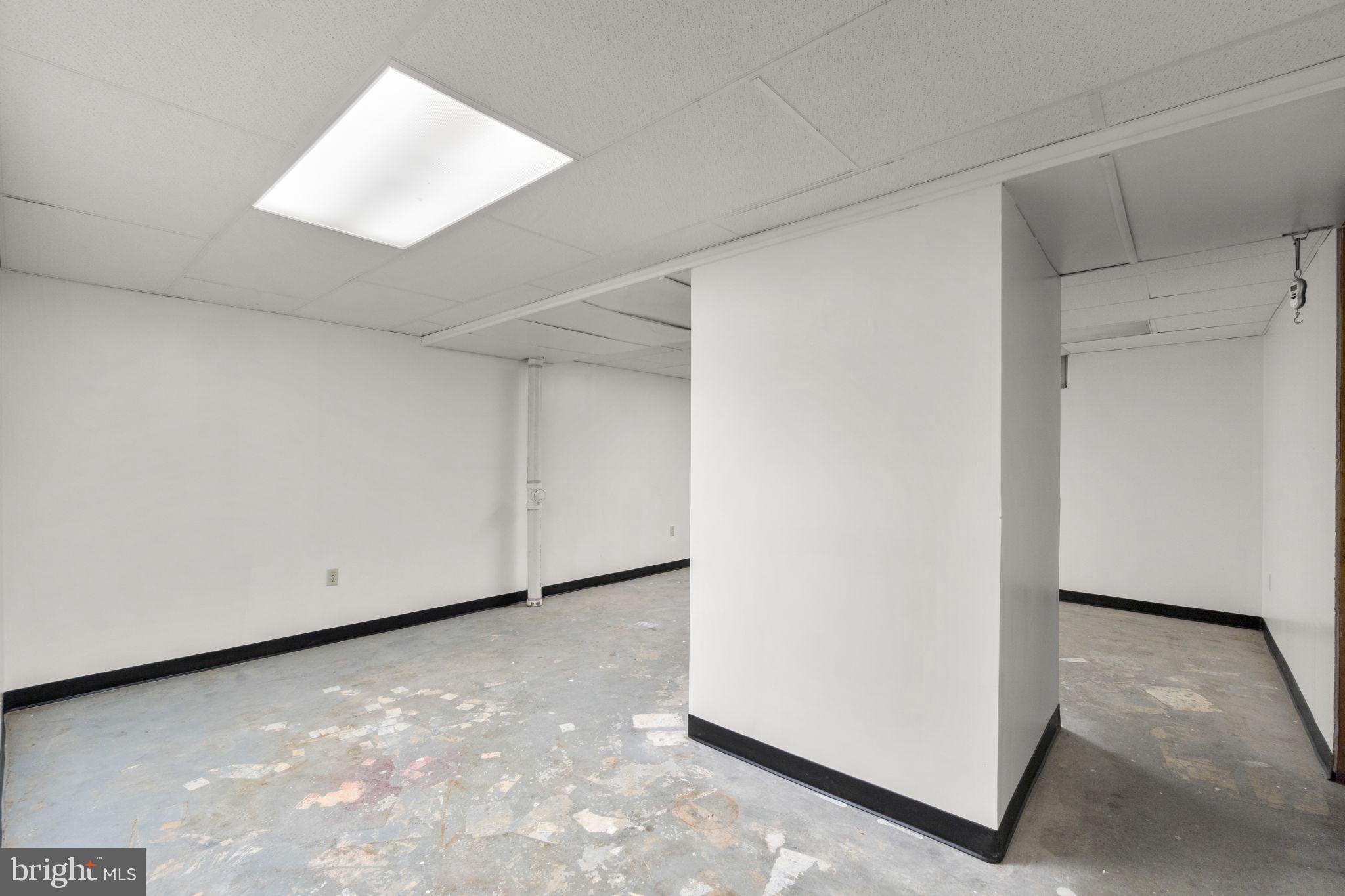 110 E HAMMAKER STREET