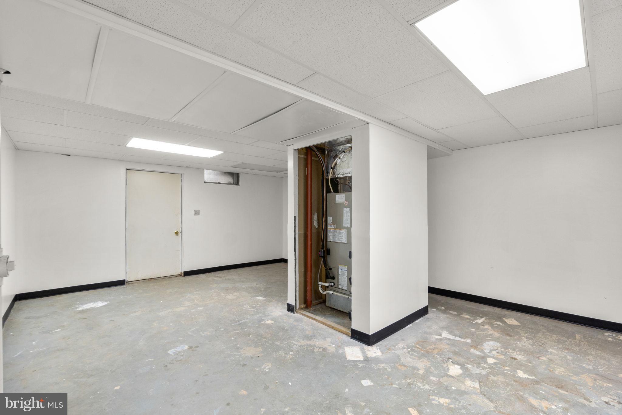 110 E HAMMAKER STREET