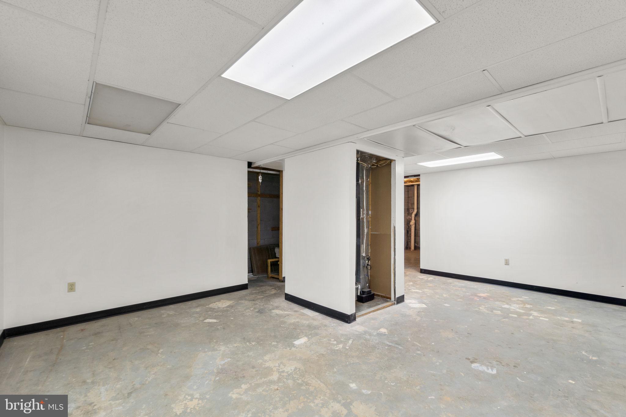 110 E HAMMAKER STREET