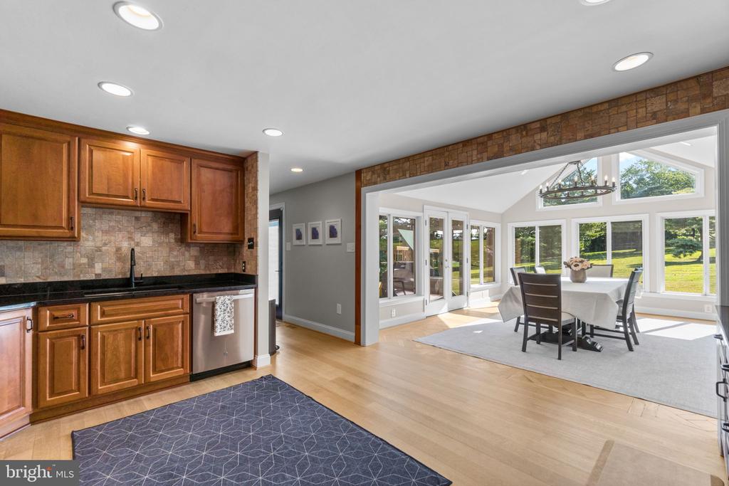 3856 SAINT CLAIR COURT