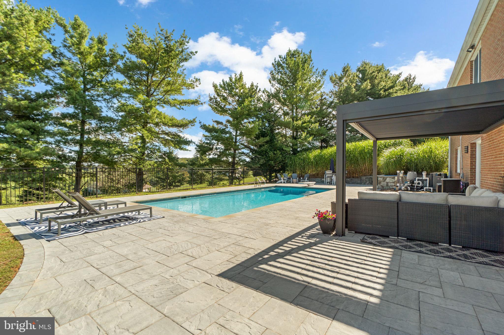 3856 SAINT CLAIR COURT