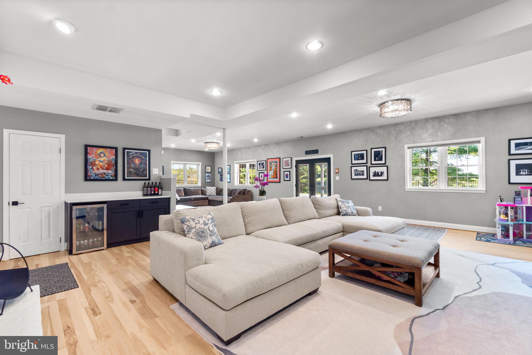 3856 SAINT CLAIR COURT