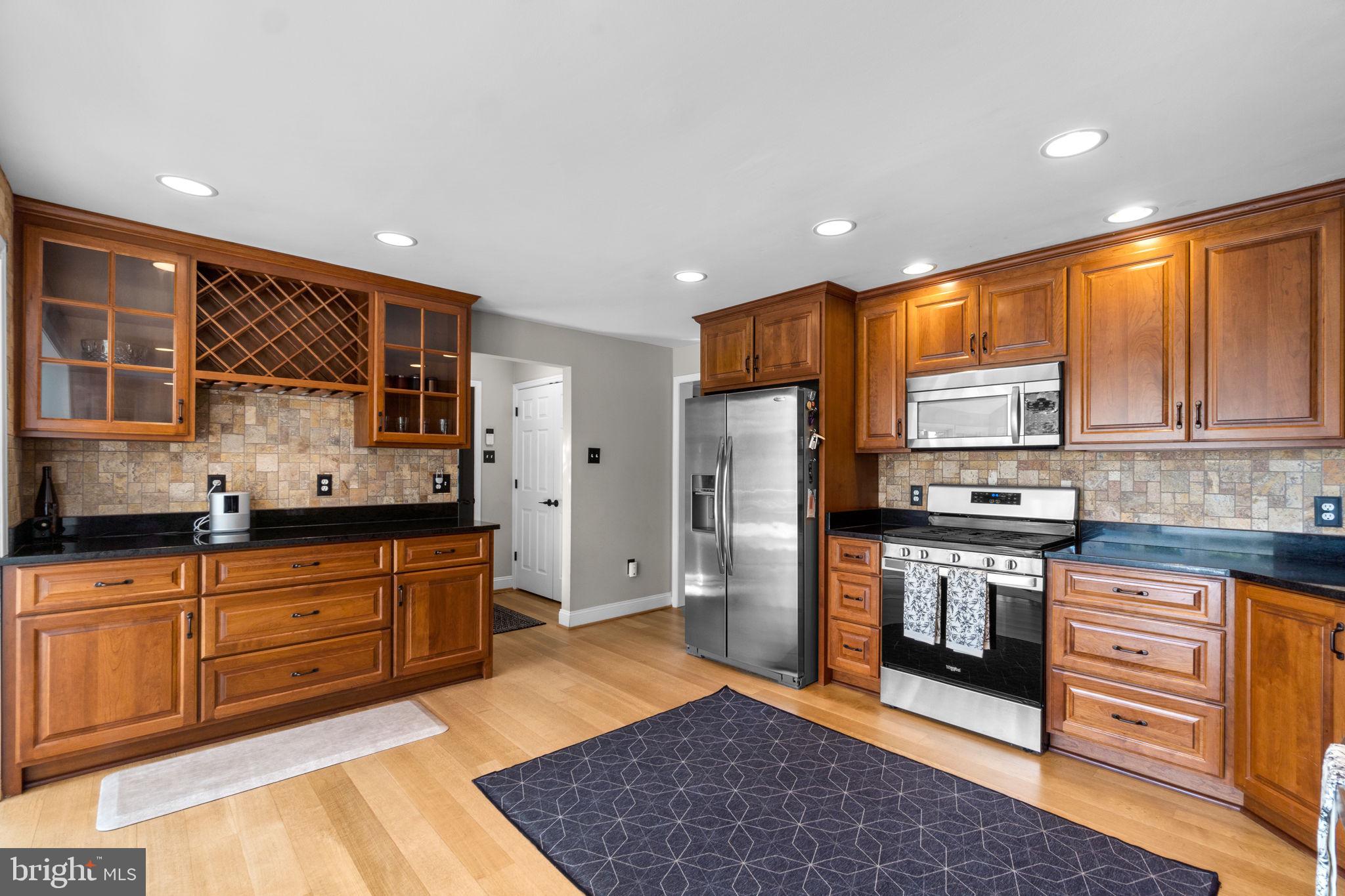 3856 SAINT CLAIR COURT