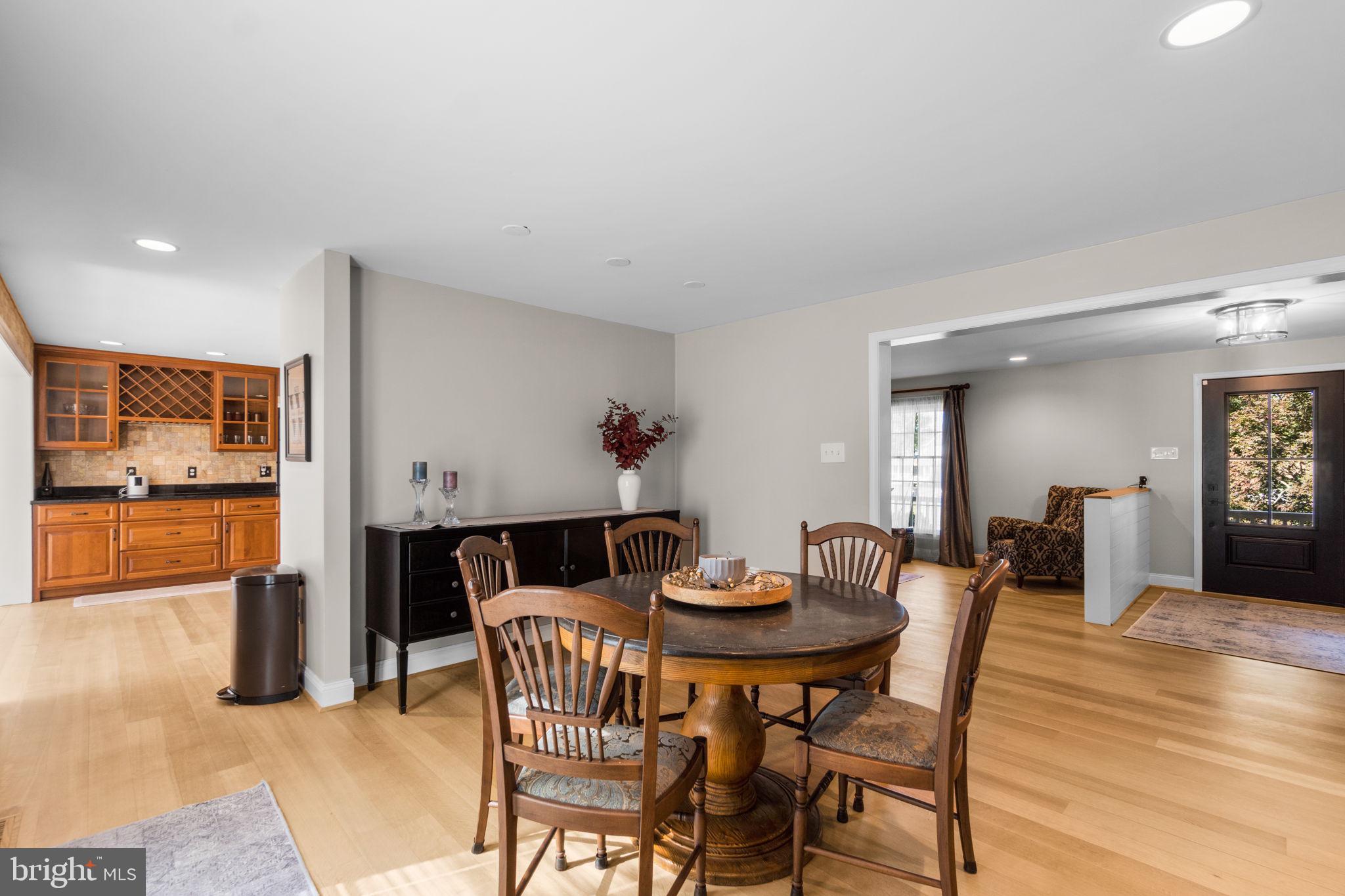 3856 SAINT CLAIR COURT