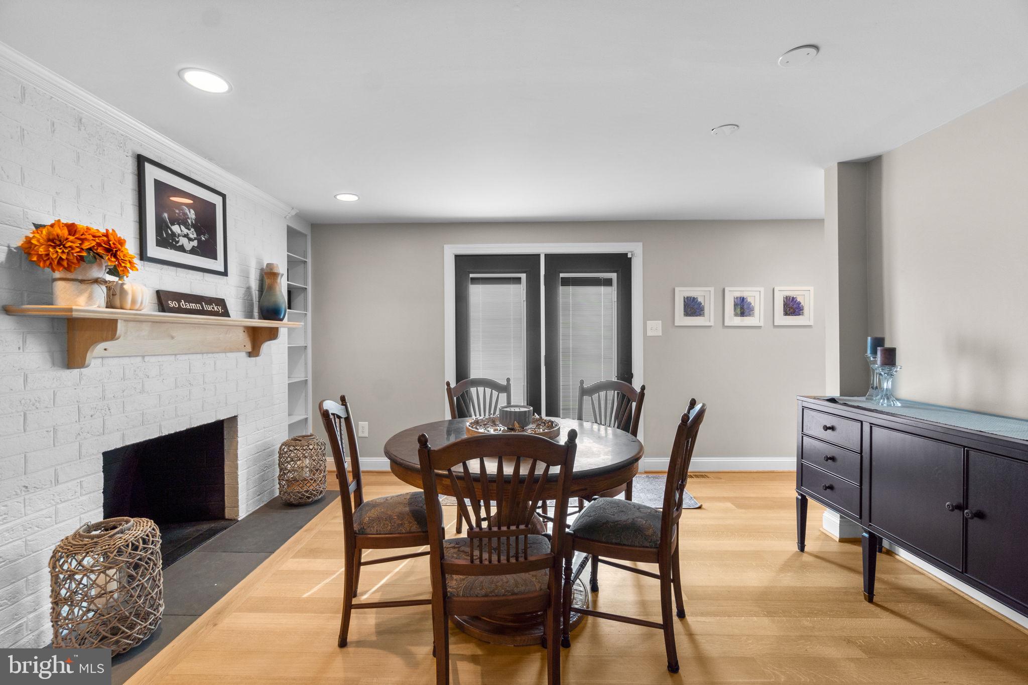 3856 SAINT CLAIR COURT