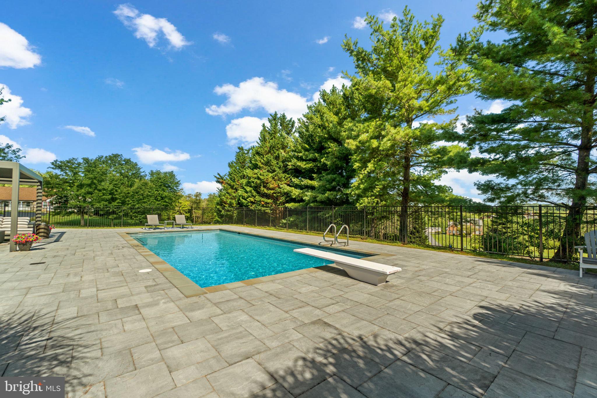3856 SAINT CLAIR COURT