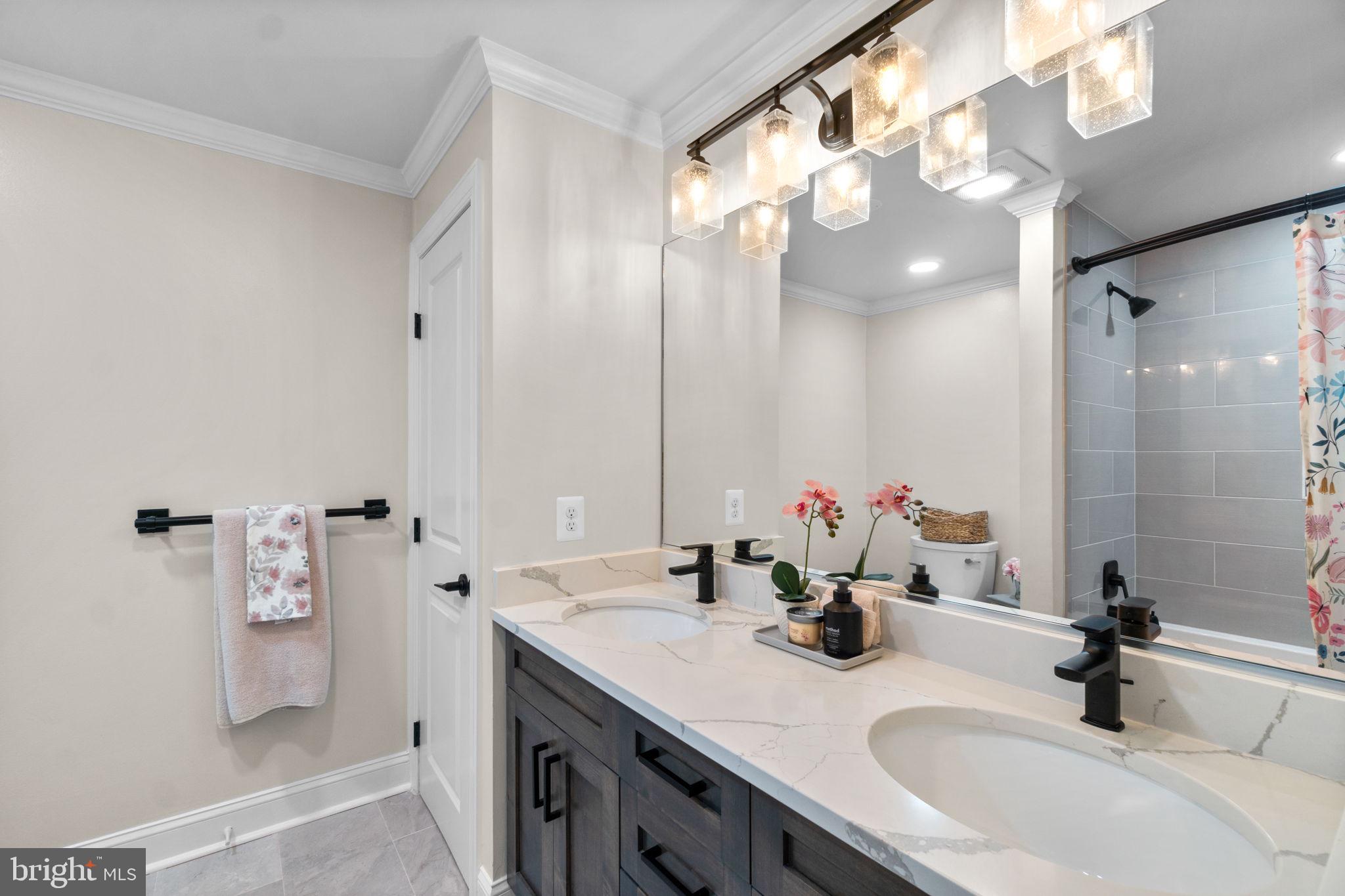 3856 SAINT CLAIR COURT