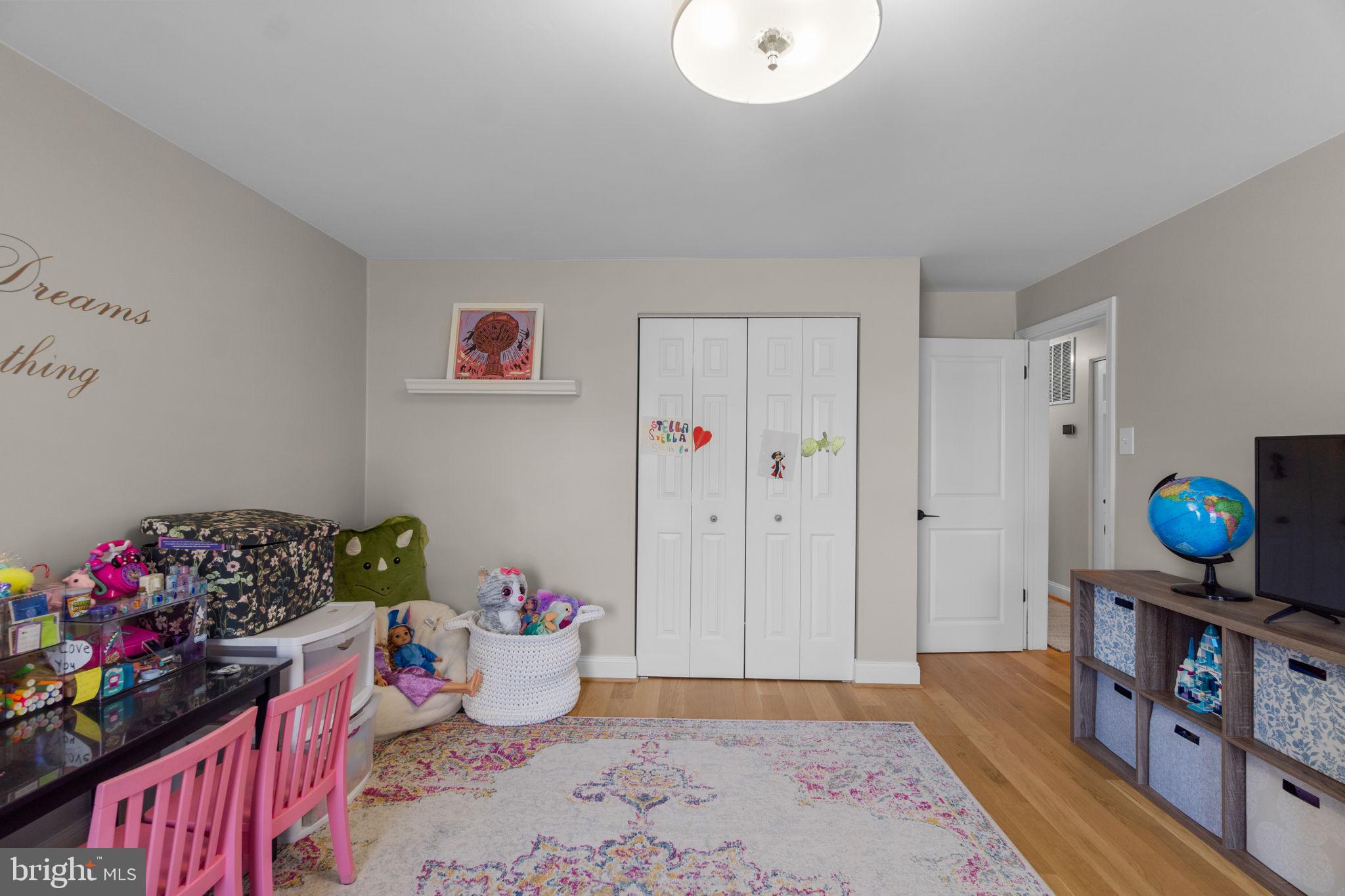 3856 SAINT CLAIR COURT