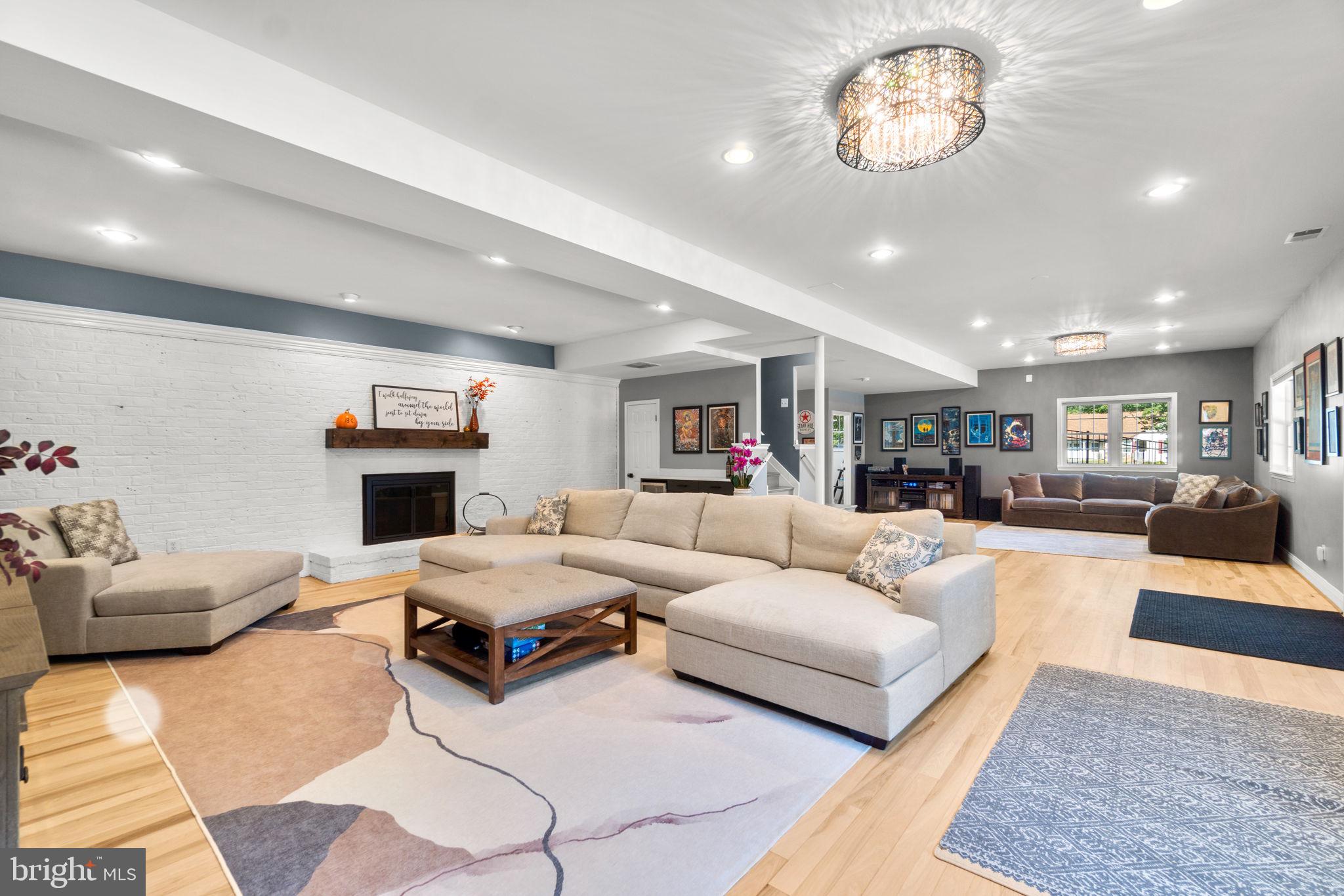 3856 SAINT CLAIR COURT