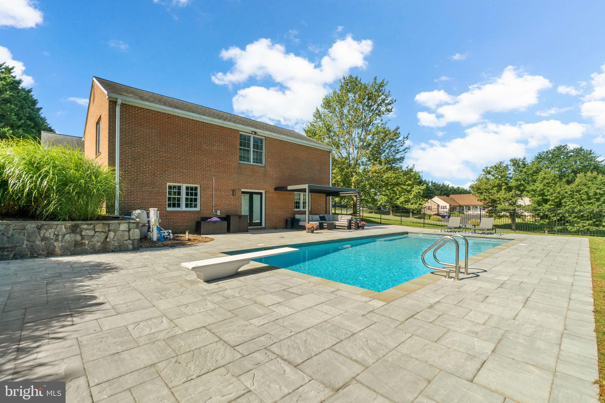 3856 SAINT CLAIR COURT