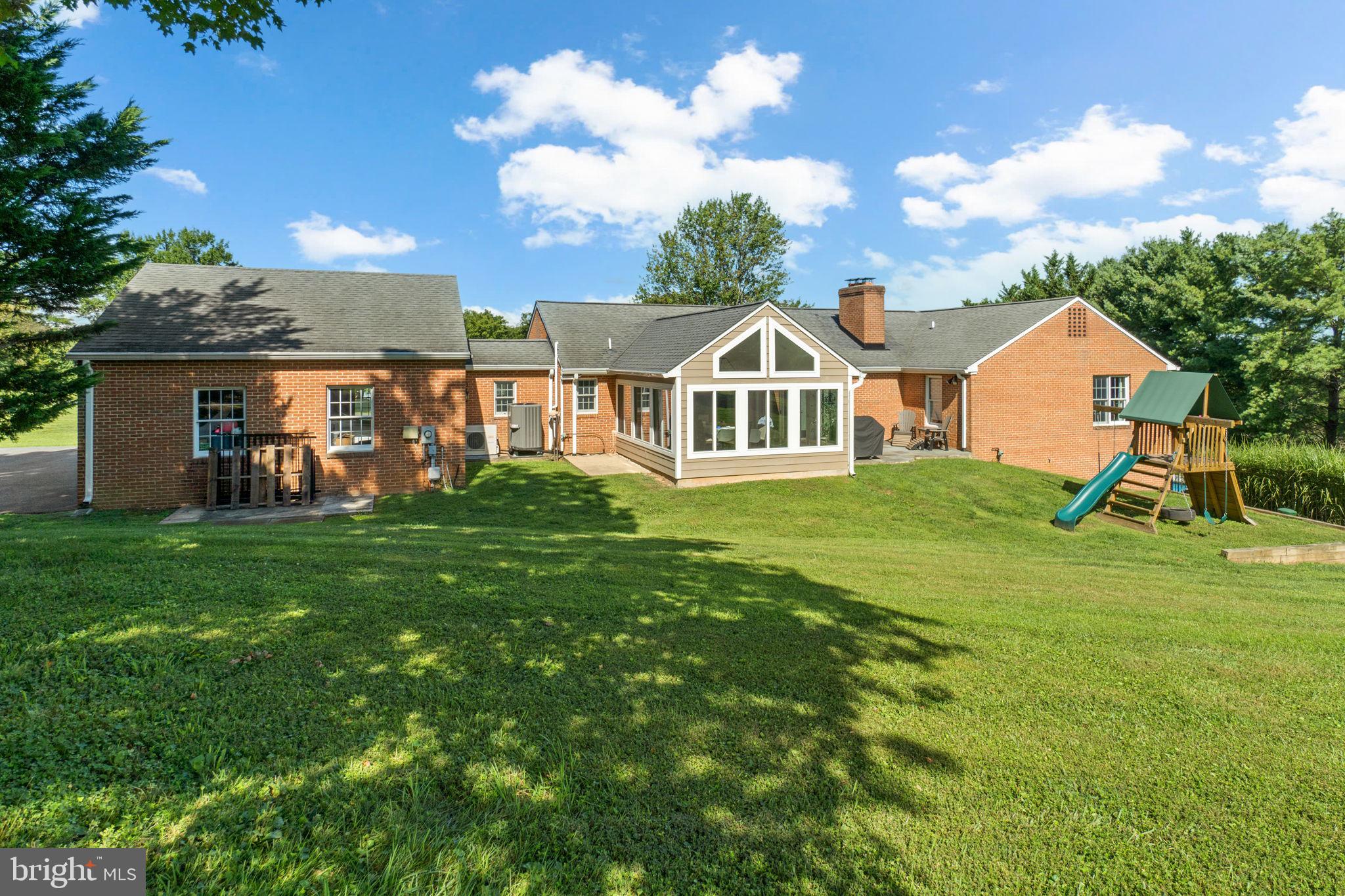 3856 SAINT CLAIR COURT