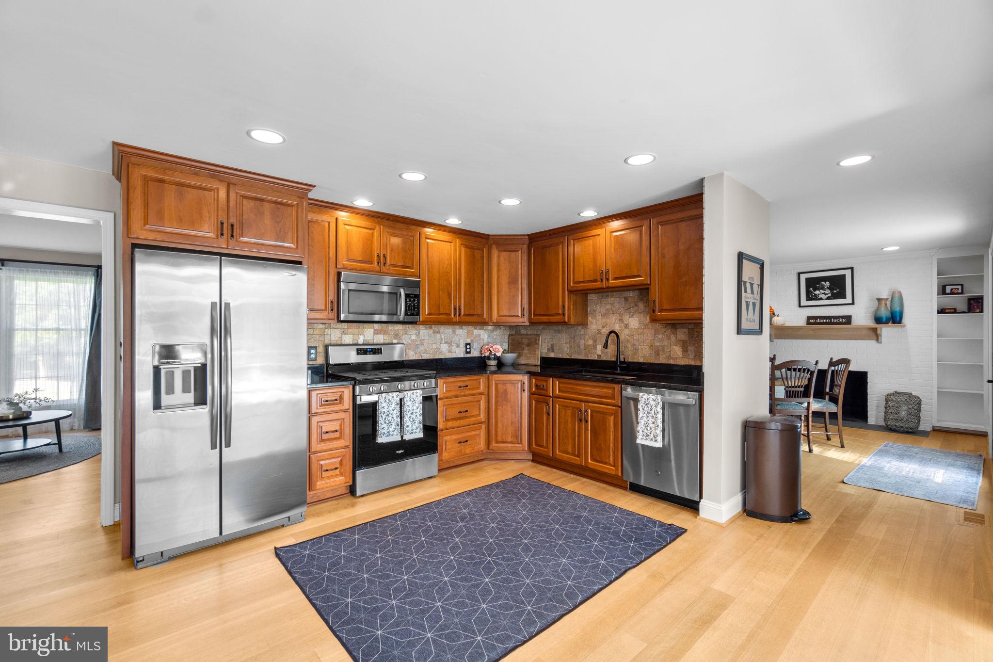 3856 SAINT CLAIR COURT