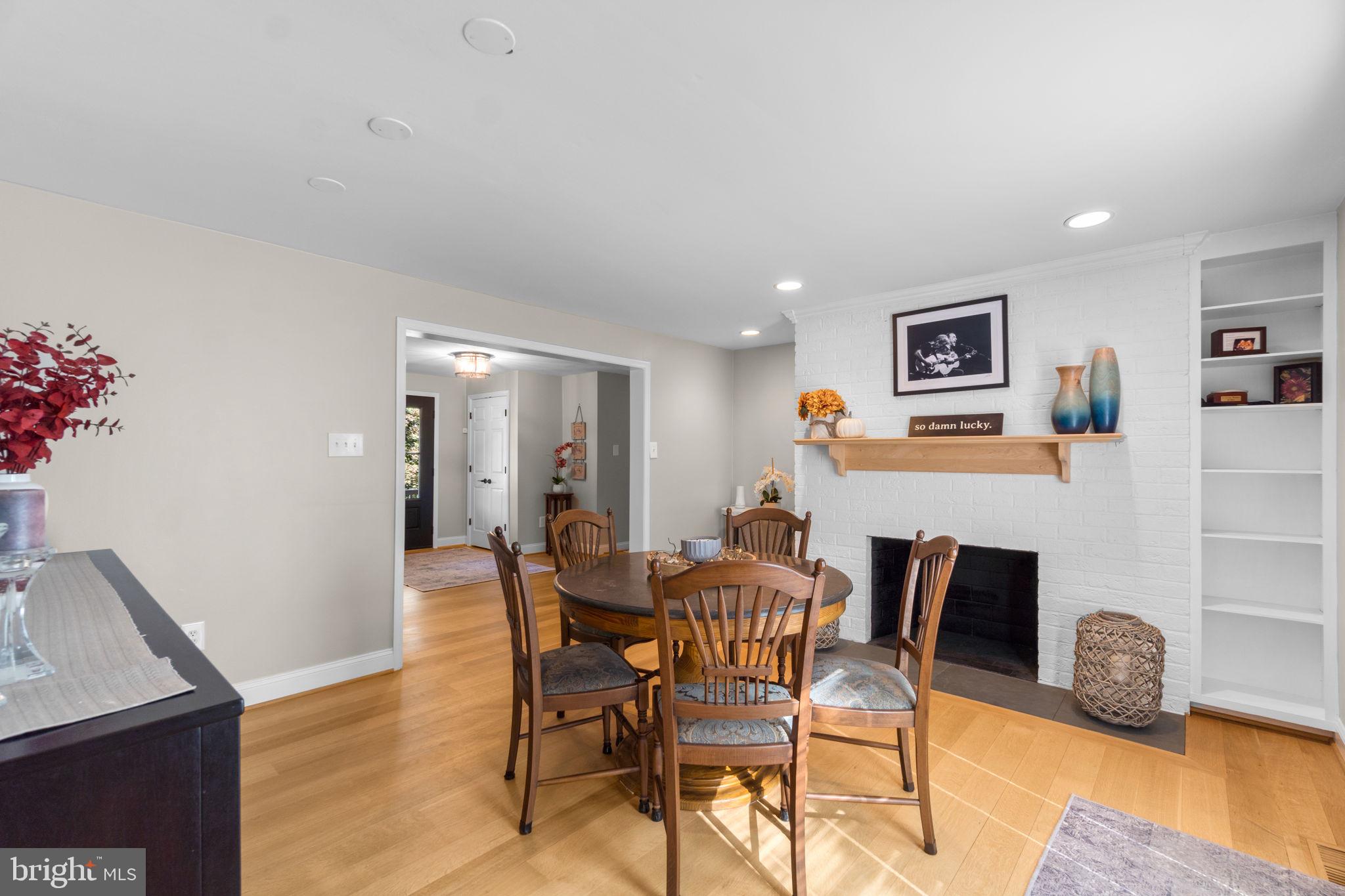3856 SAINT CLAIR COURT