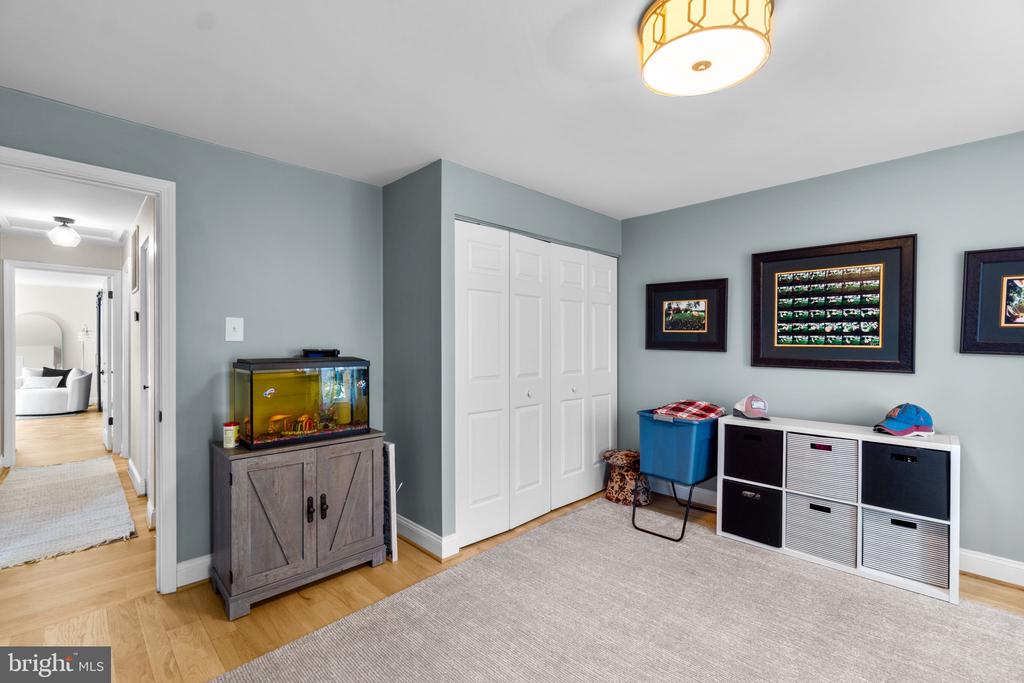3856 SAINT CLAIR COURT