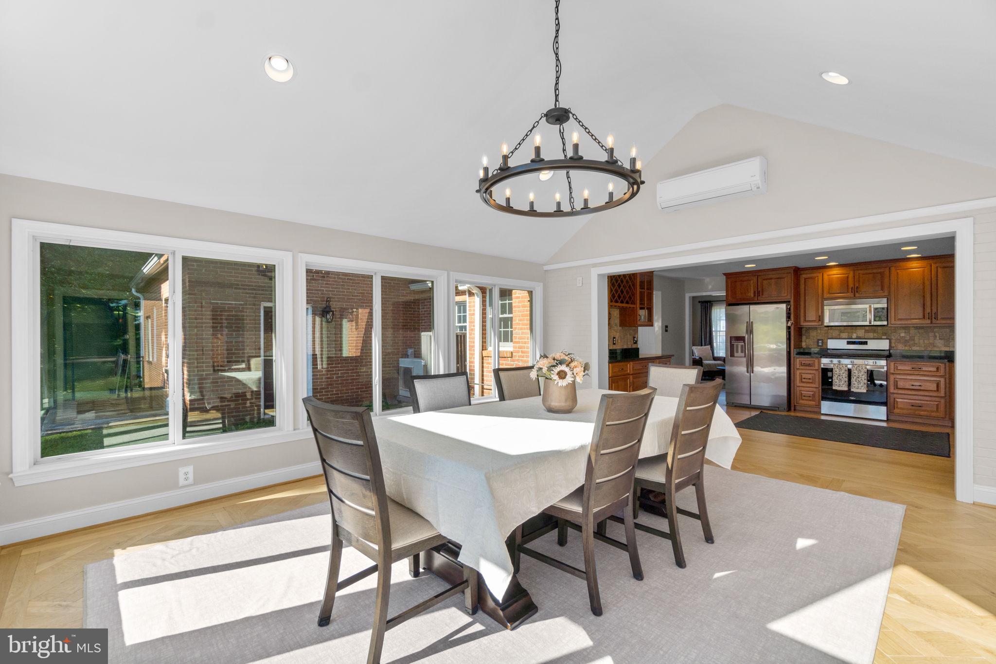 3856 SAINT CLAIR COURT
