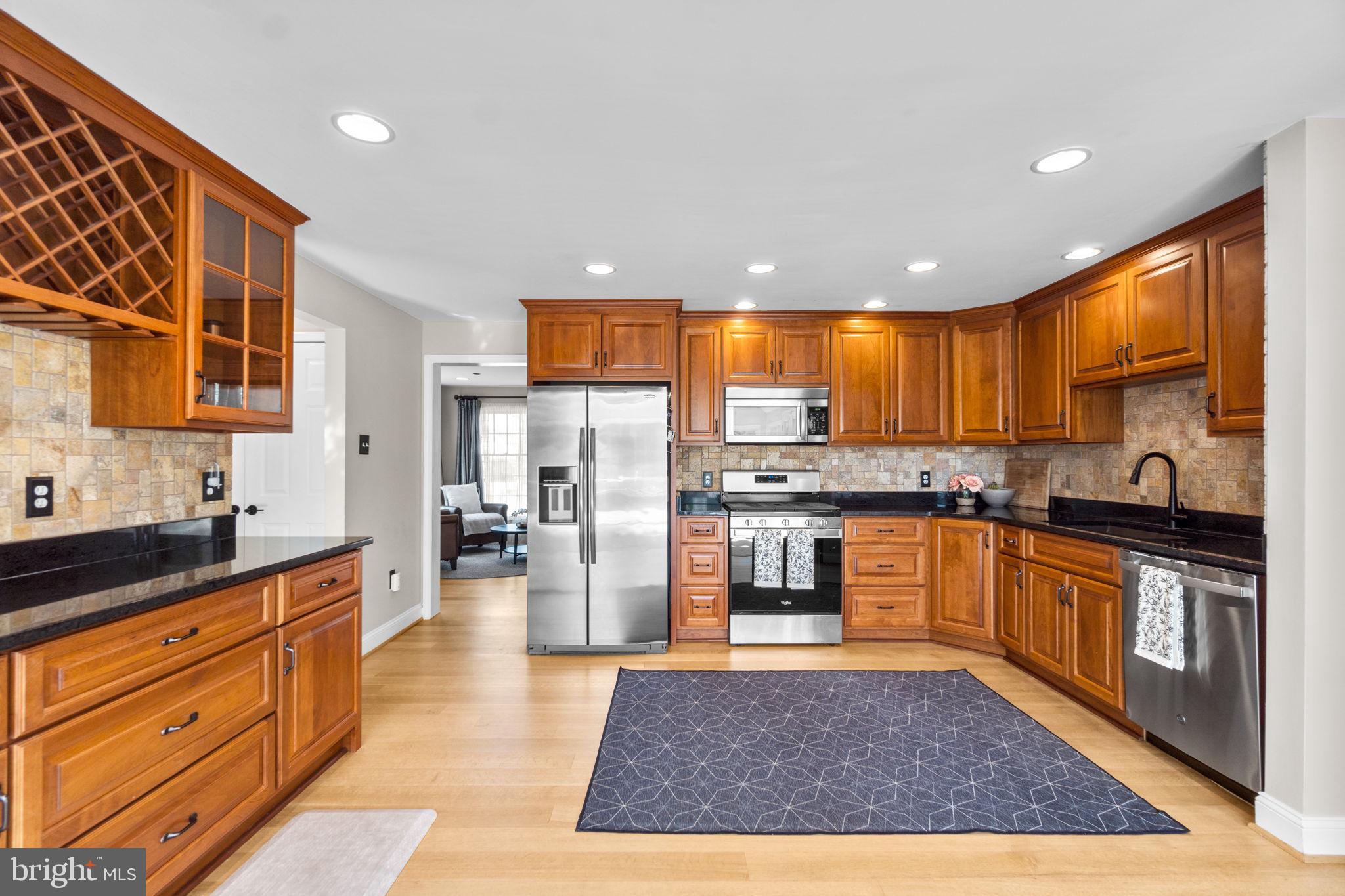 3856 SAINT CLAIR COURT