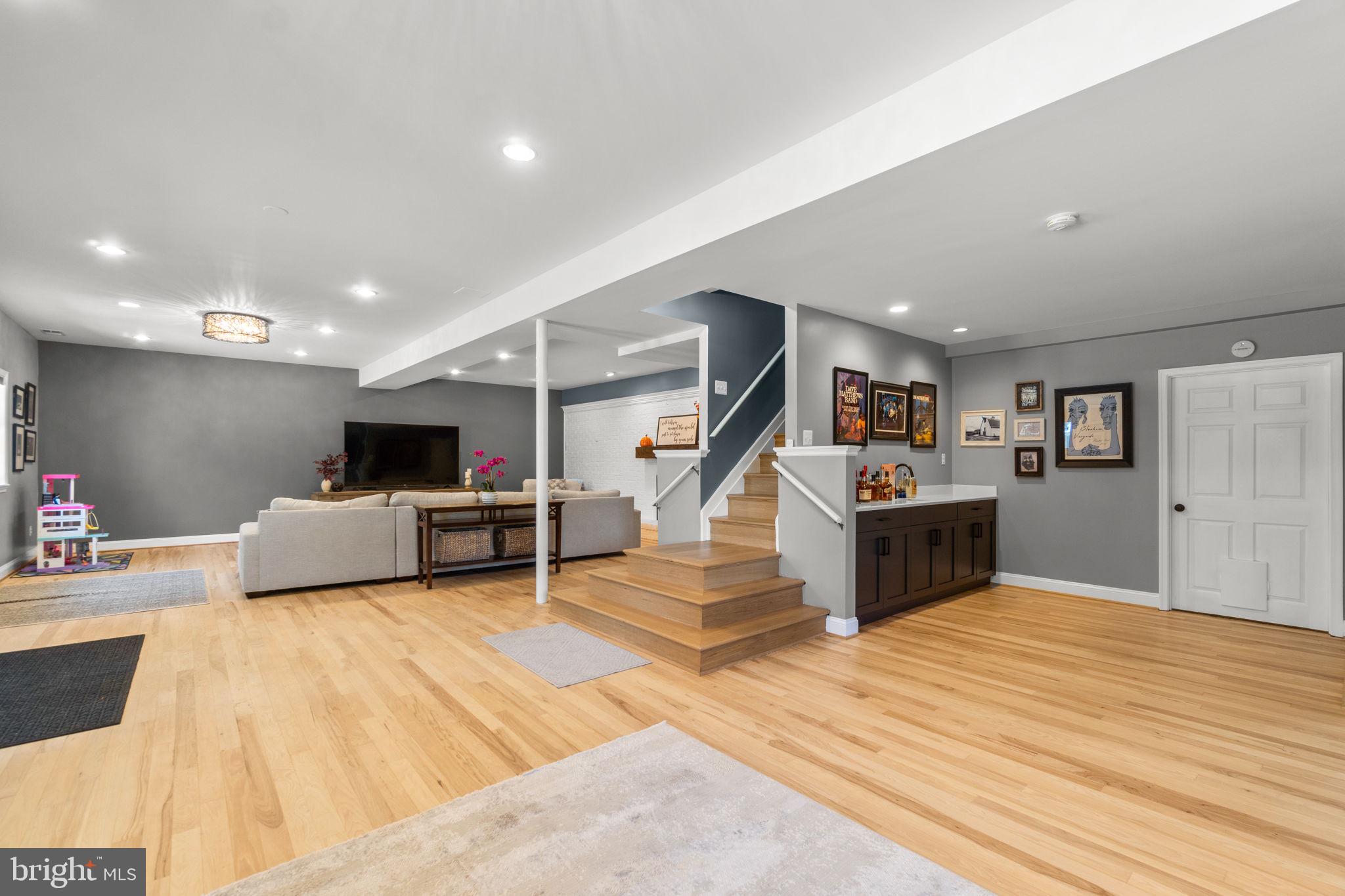 3856 SAINT CLAIR COURT