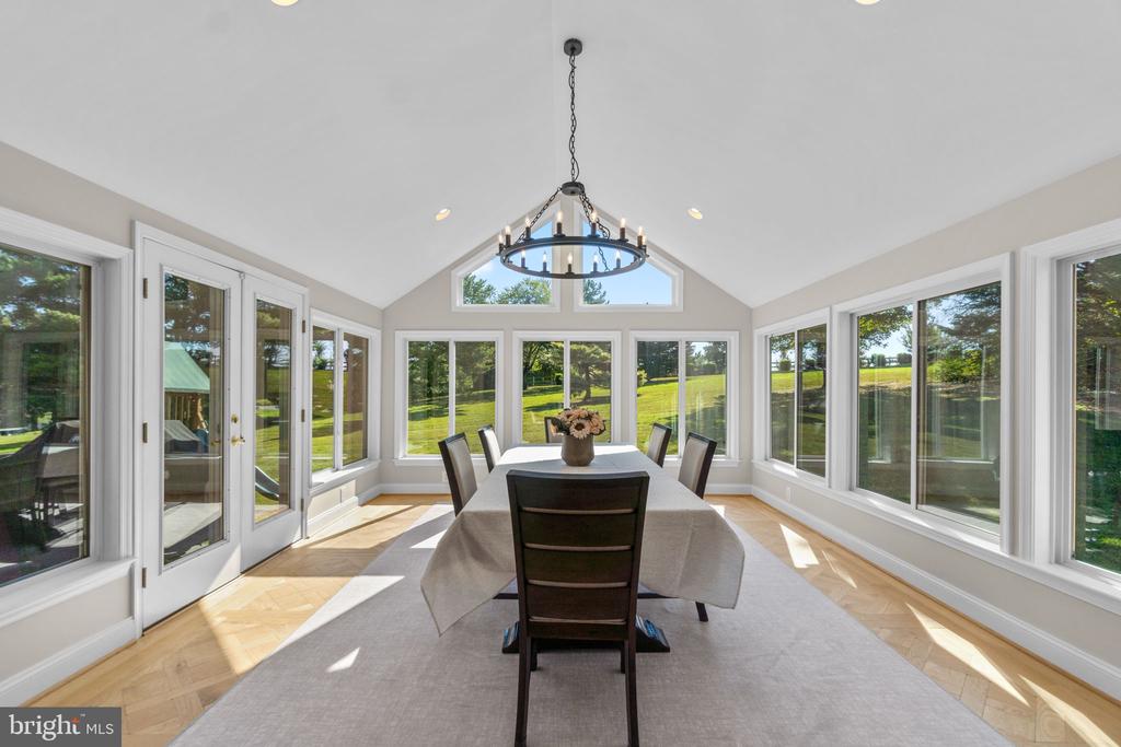 3856 SAINT CLAIR COURT