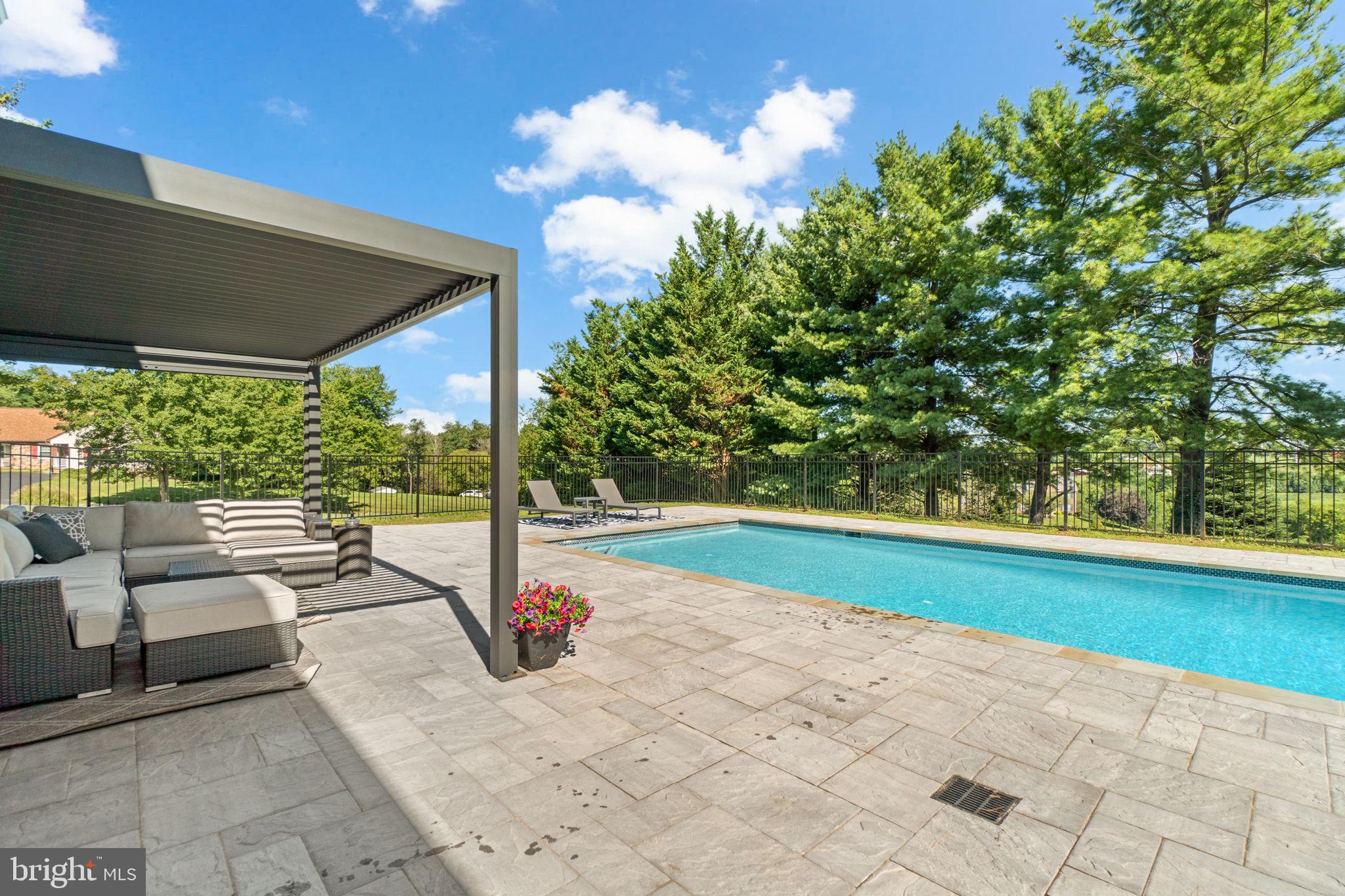 3856 SAINT CLAIR COURT