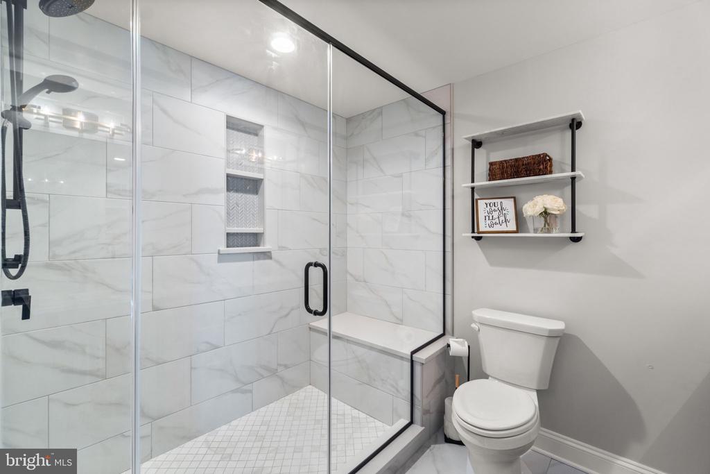3856 SAINT CLAIR COURT