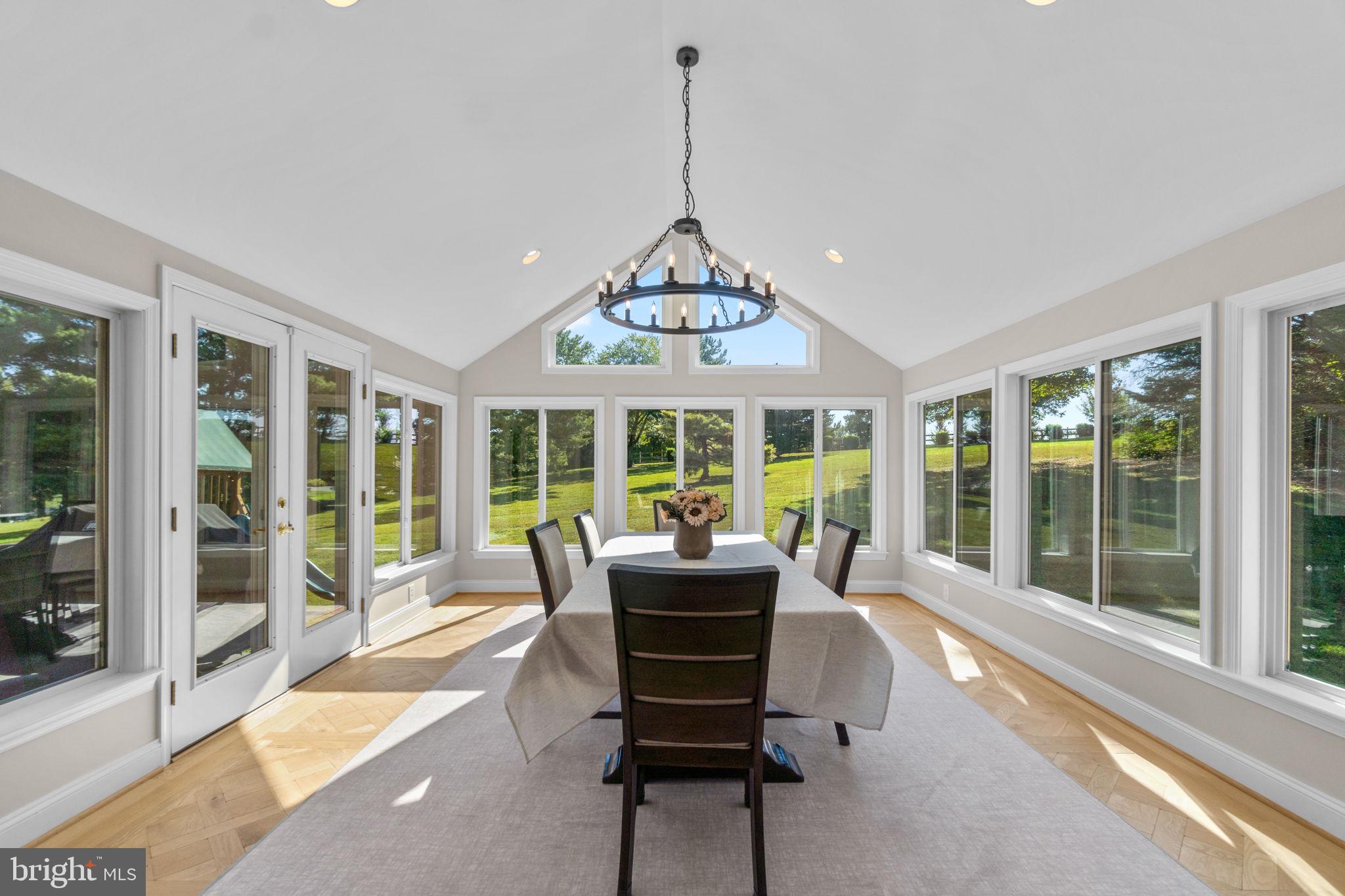 3856 SAINT CLAIR COURT