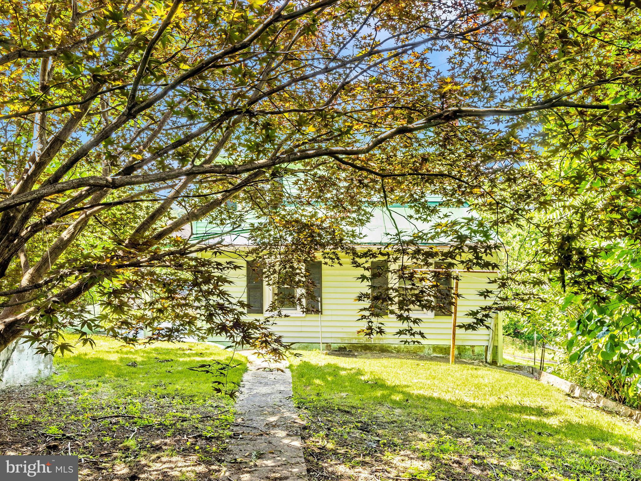 7 W B STREET
