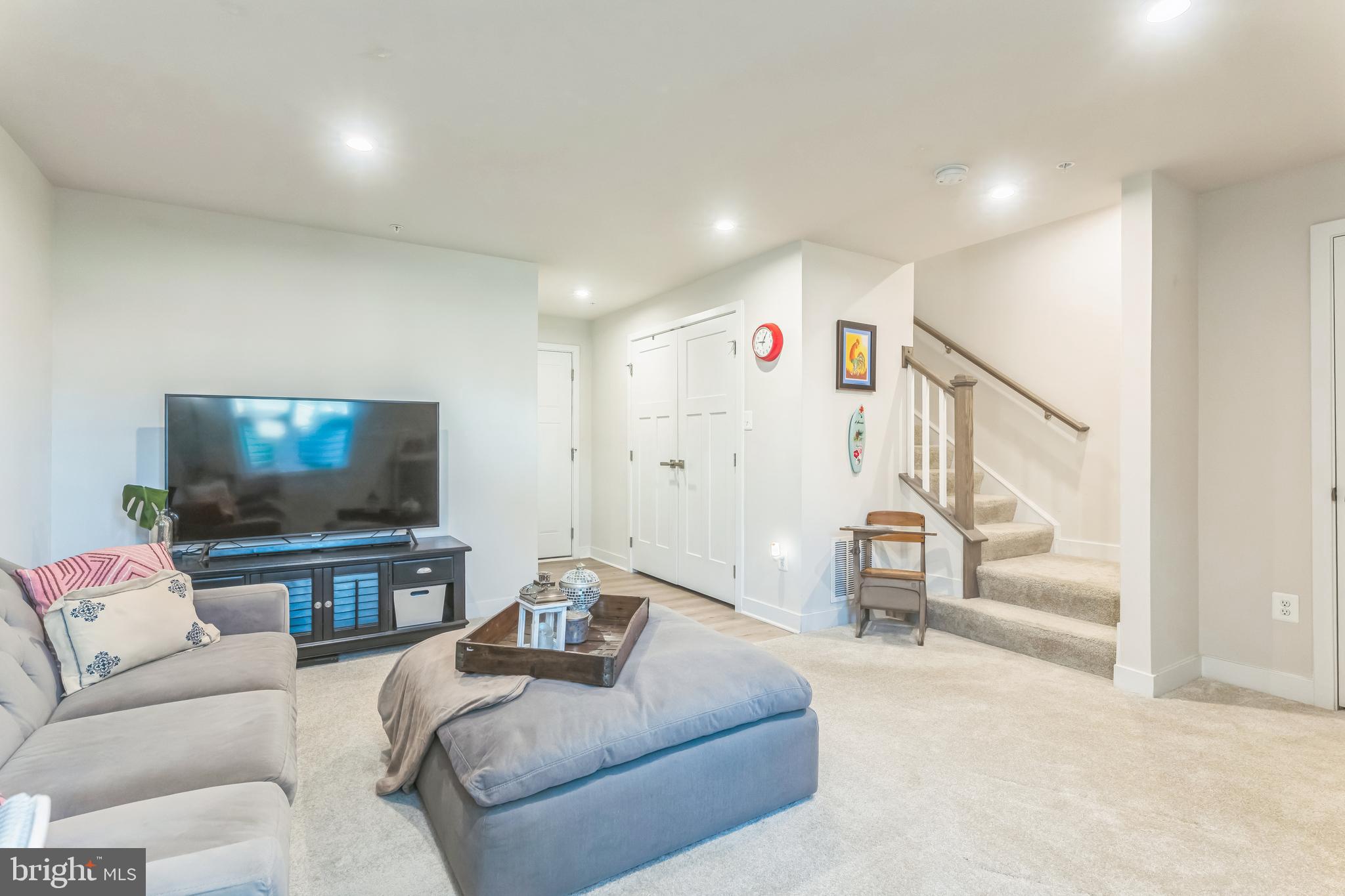 235 EDWIN RD