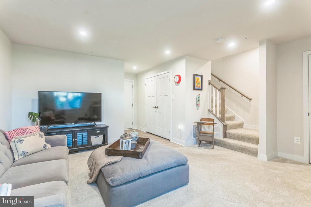 235 EDWIN RD