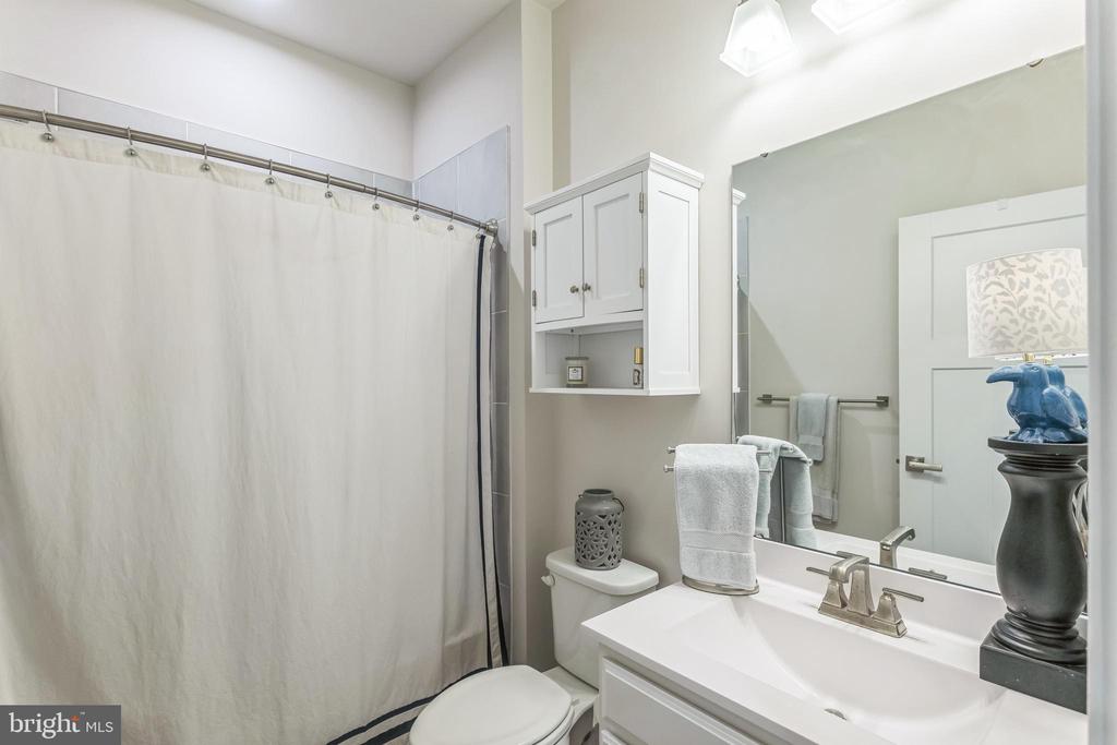 235 EDWIN RD